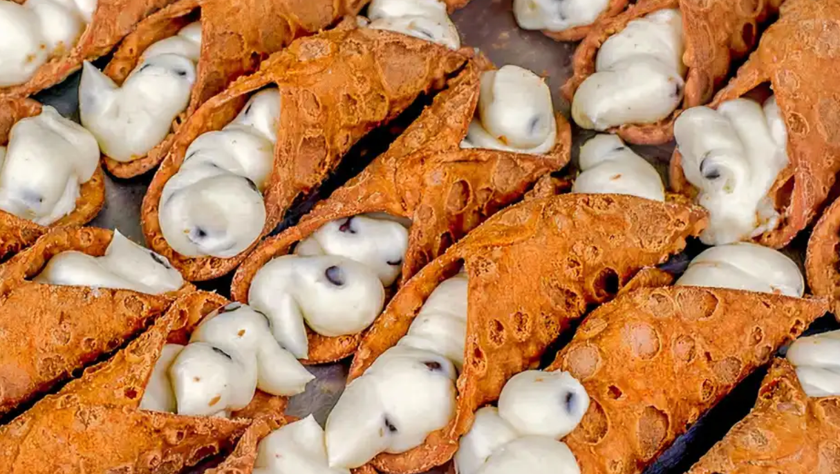Cannoli (Small or Large)